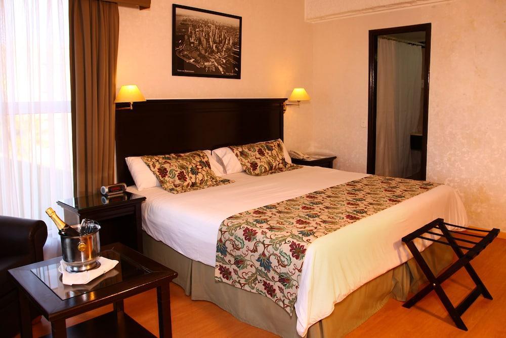 Hotel Ramada By Wyndham Buenos Aires Vicente López Esterno foto