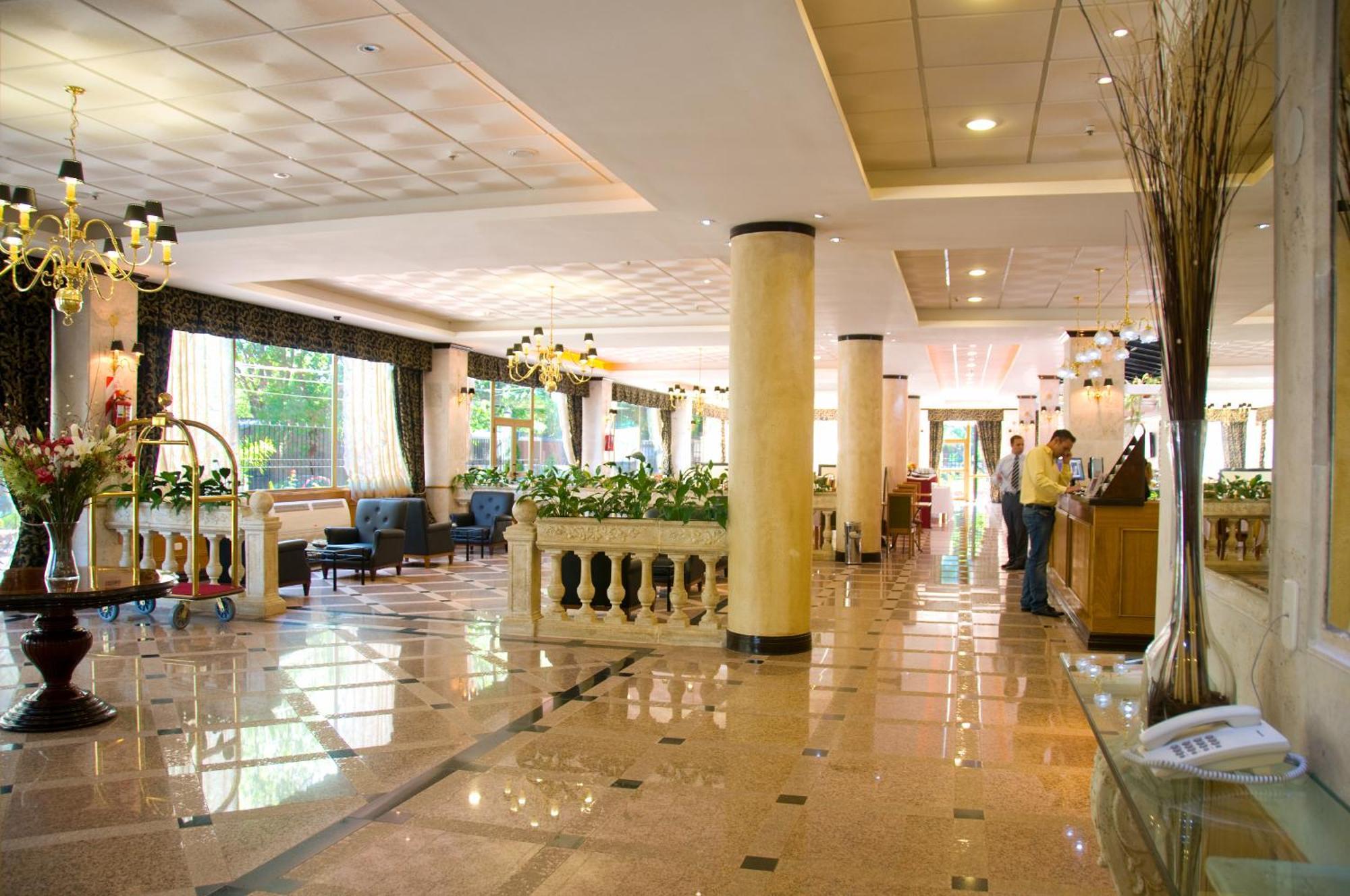 Hotel Ramada By Wyndham Buenos Aires Vicente López Esterno foto
