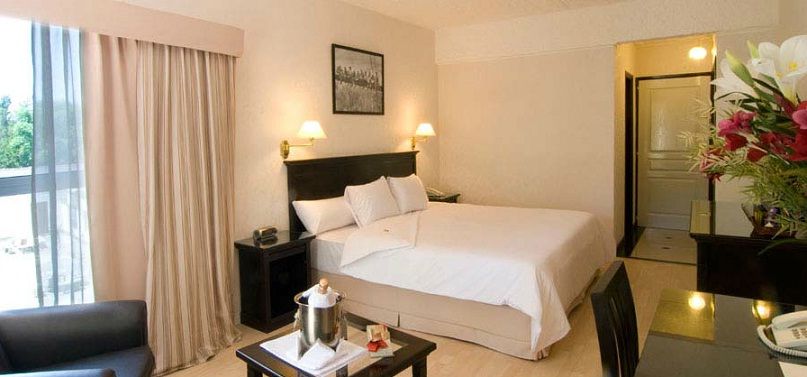 Hotel Ramada By Wyndham Buenos Aires Vicente López Esterno foto