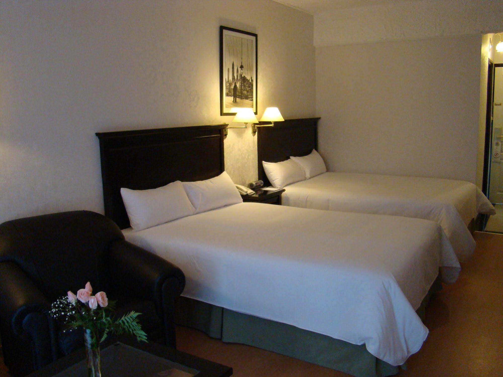 Hotel Ramada By Wyndham Buenos Aires Vicente López Esterno foto