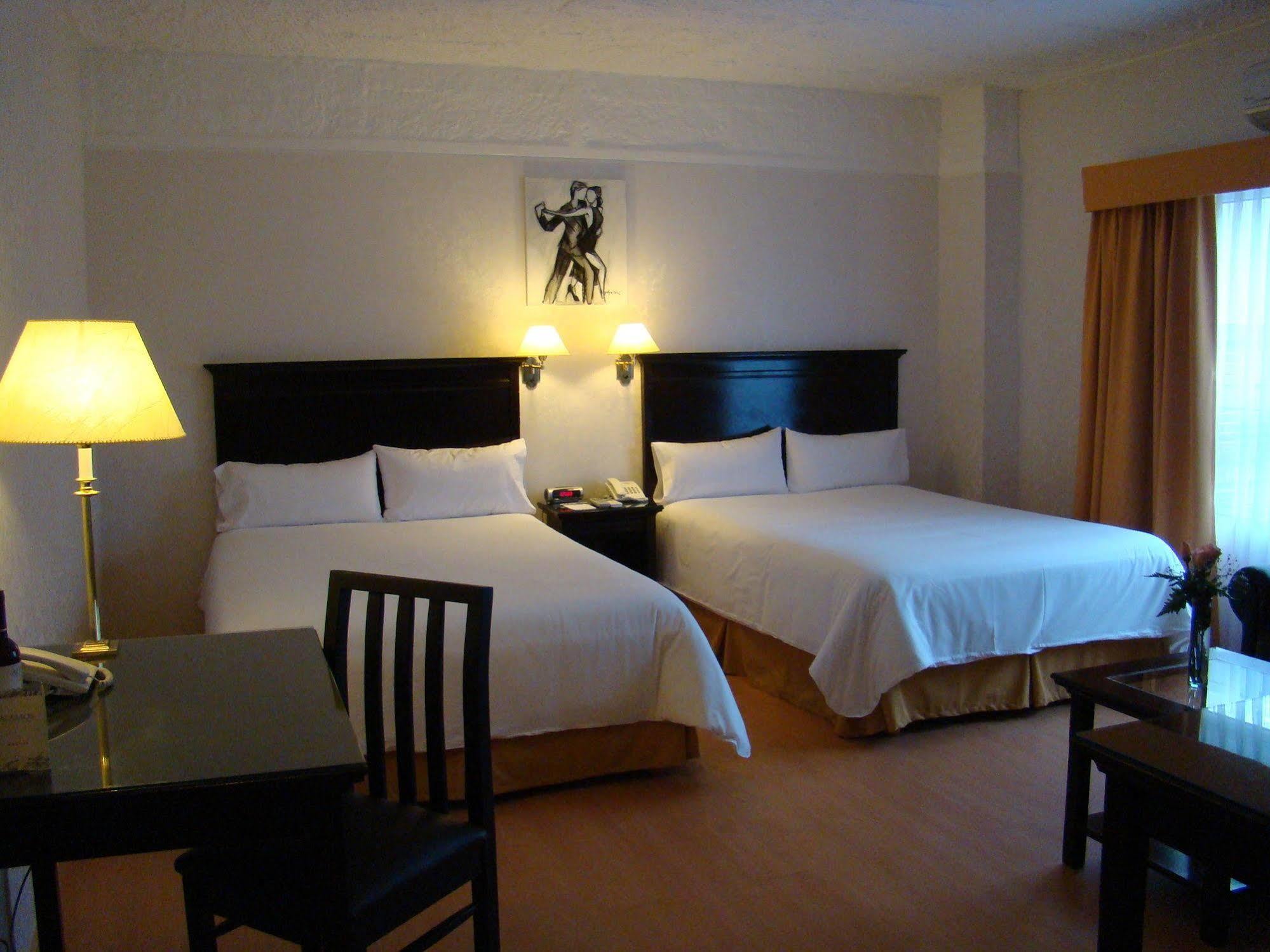 Hotel Ramada By Wyndham Buenos Aires Vicente López Esterno foto