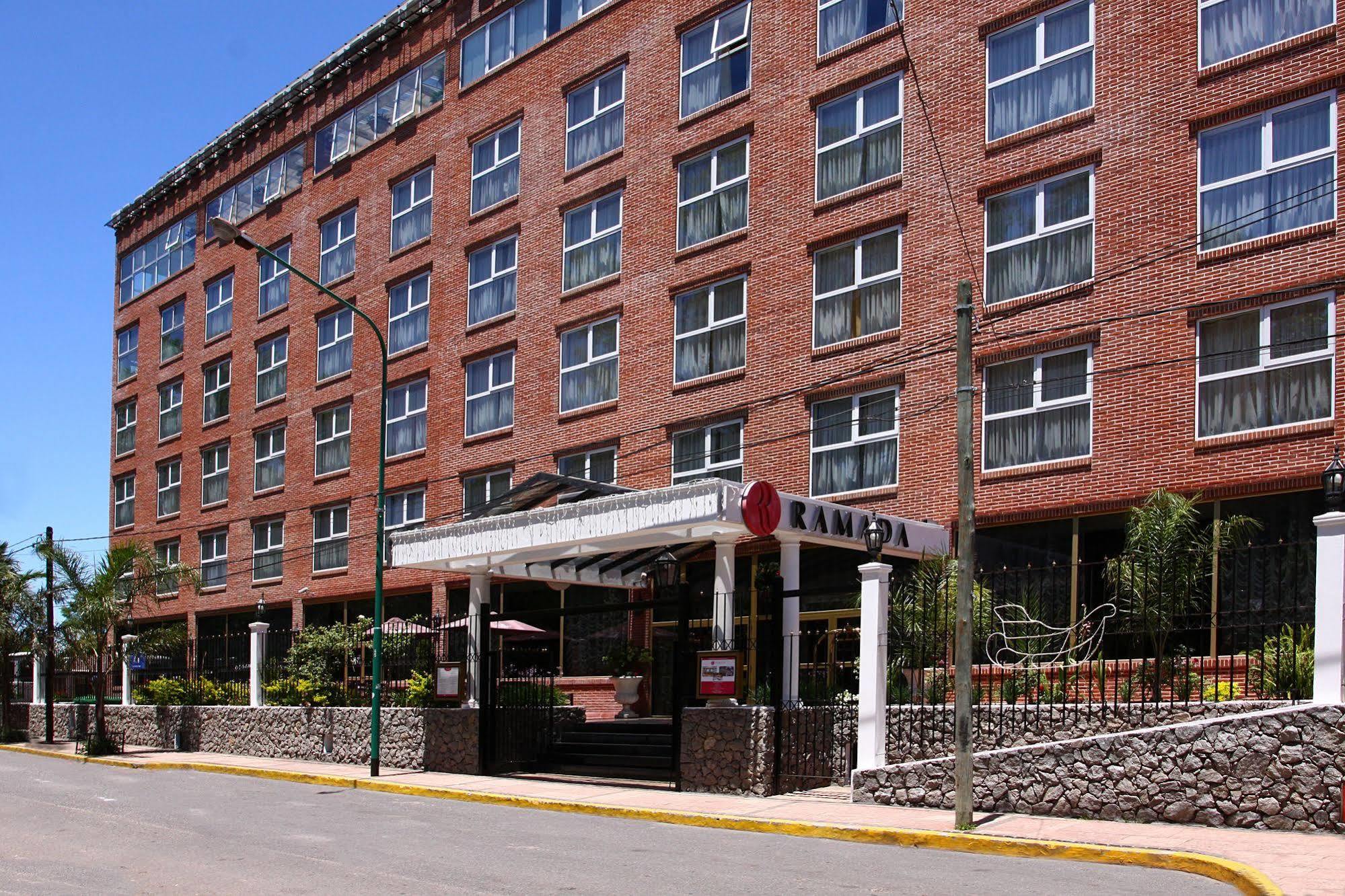 Hotel Ramada By Wyndham Buenos Aires Vicente López Esterno foto